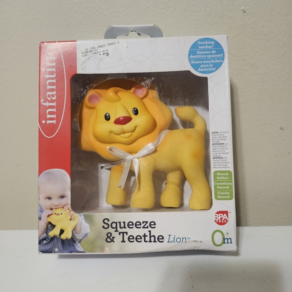 Infantino Squeeze and Teethe, Lion NIB